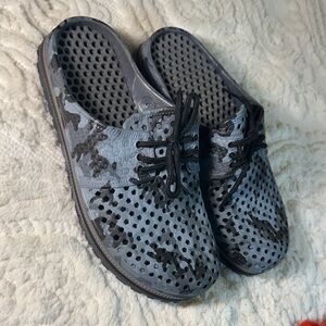 Camouflage Slip-On Clogs